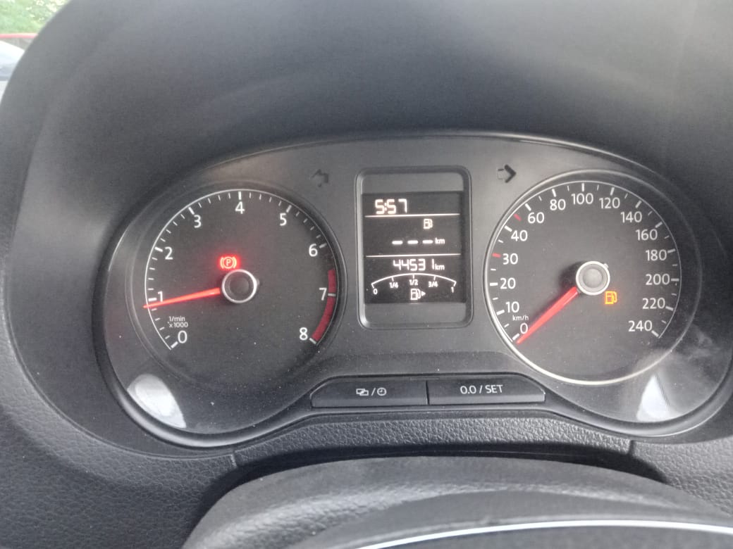 Volkswagen Polo(2014-2015) Highline 1.2l P